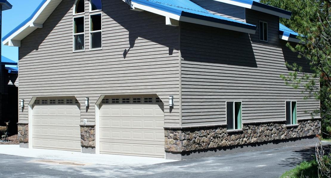 Garages & Shops Garages & Shops