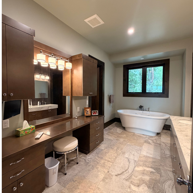 Cabin main floor